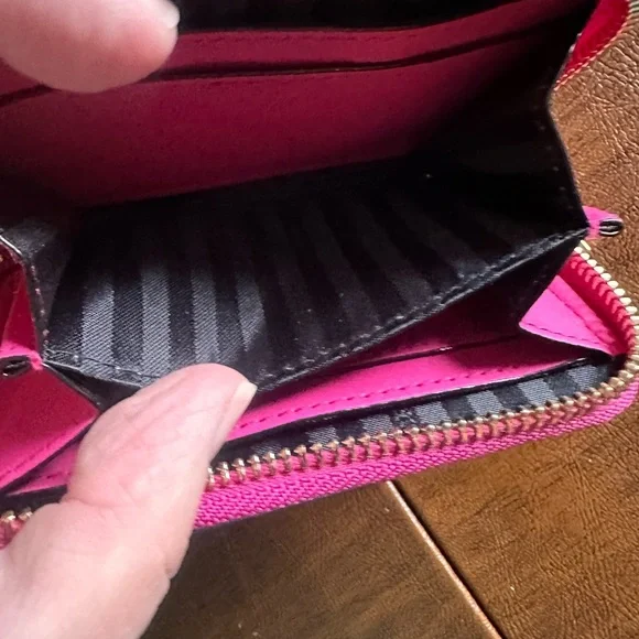 Victoria's Secret Small Zip Hot Pink Patent Leather Wallet Women’s - Picture 5 of 8